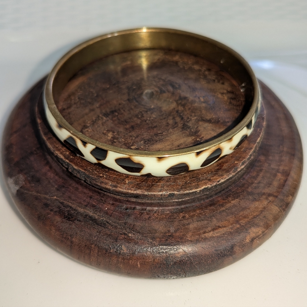 Brass Bracelet with elephants and Ivory like a inlays